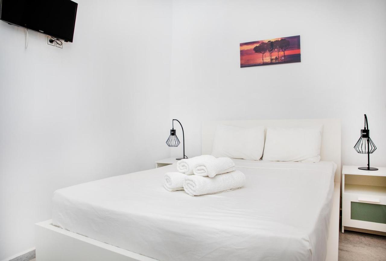 Caper-2 Bedroom Traditional Home With Amazing View เนาซา ภายนอก รูปภาพ