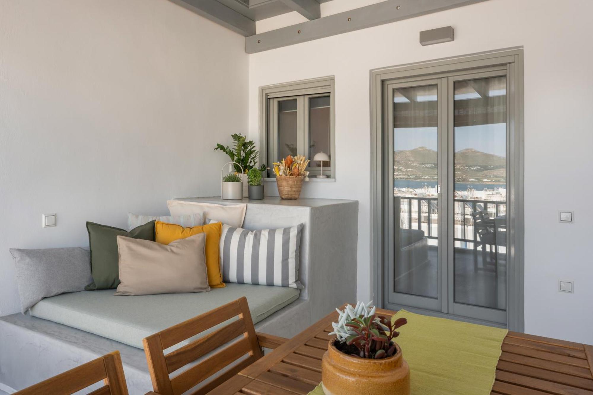 Caper-2 Bedroom Traditional Home With Amazing View เนาซา ภายนอก รูปภาพ